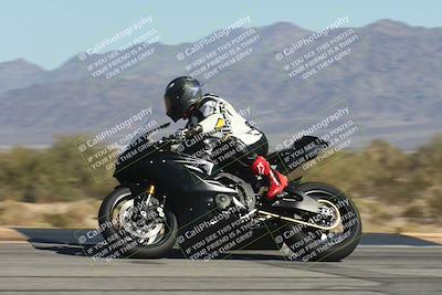 media/Oct-30-2025-Racers Edge (Thu) [[dabbdaf680]]/3-B Group/Session 4 (Turn 9 Side)/